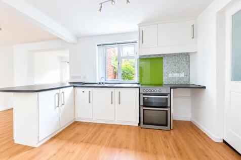 Fenshurst Gardens, Long Ashton, North Somerset, BS41 photo 4