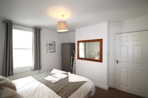 bedroom again .JPG