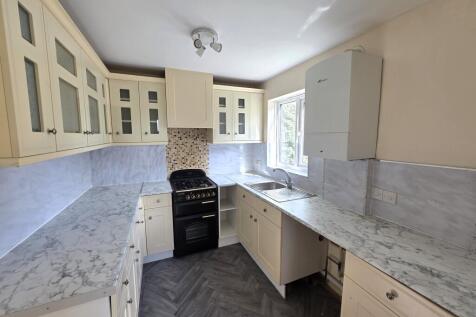 Barbers Row, Ashfield Road, Elmswell, IP30 9HG photo 3