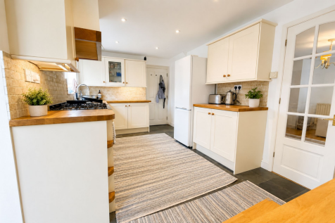 Longfellow Close, Swindon, SN25 photo 5