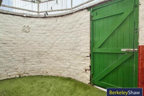 Rear yard (2)