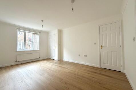 Millhouse Walk, Great Cambourne, CB23 photo 3