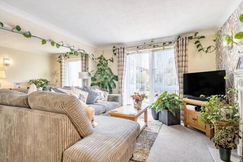 Living Room/ Dining Room