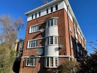 CHURCHFIELDS E18
