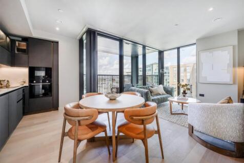 Living &amp; Kitchen