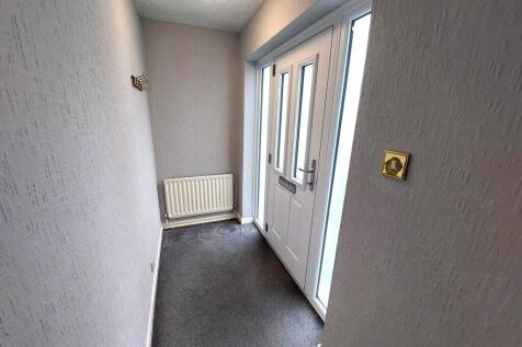 Newlyn Drive, Ashton In Makerfield photo 2