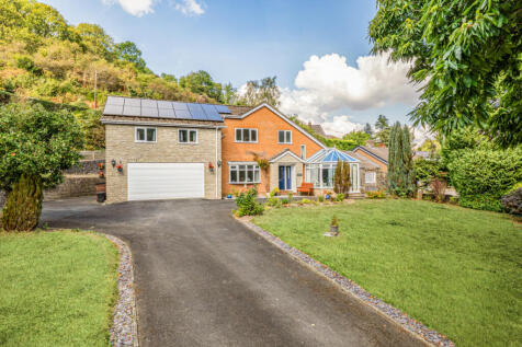 Spacious Detached Four-Bedroom Property