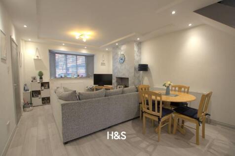 222 Lincoln Road North - Lounge-diner.jpg