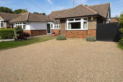 5-bed bungalow on Hatch Road, Brentwood , £2,600/mo