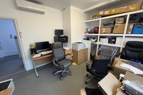 Photo 10