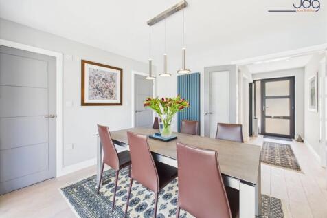 Dining Room leading into the hallway