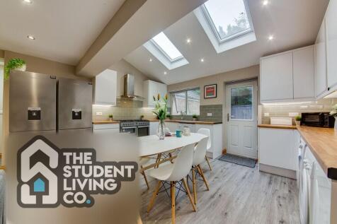 6-bed semi-detached on Swenson Avenue, Lenton, £4,030/mo