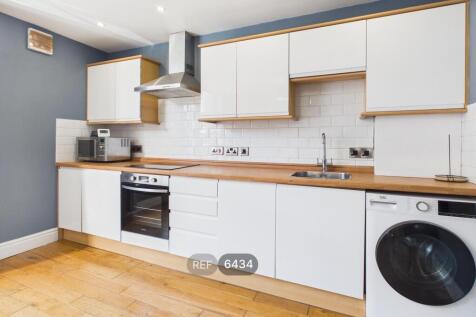 Kitchen &amp; Living area