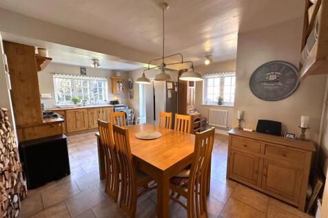 Open-Plan Dining Kitchen 096