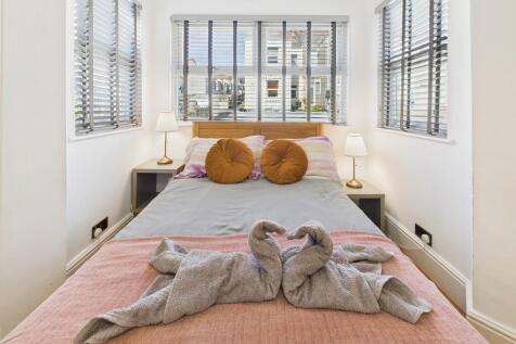 CAM03974G0-PR0120...