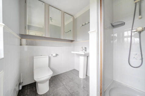 En-Suite - Bedroom 1