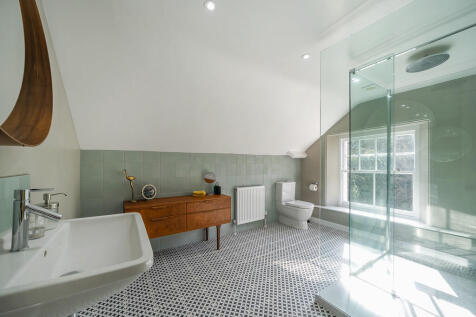 Second Floor Show...