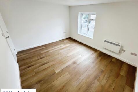 London Road, Chesterton, Newcastle, Staffordshire, ST5 photo 5