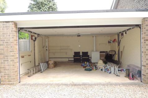 DOUBLE GARAGE