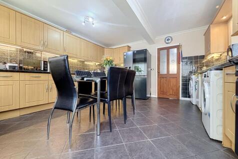 Kitchen diner 3