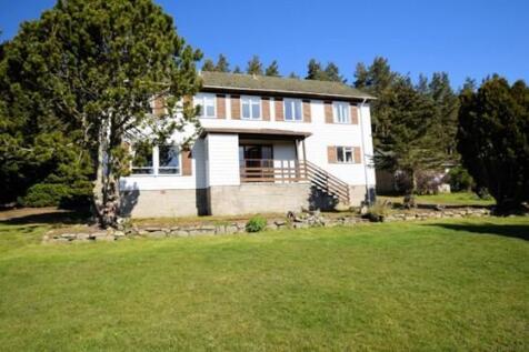 Front of the property and large garden