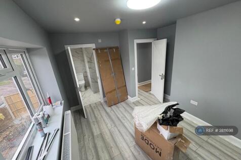 Bain Avenue, Camberley, GU15 photo 5