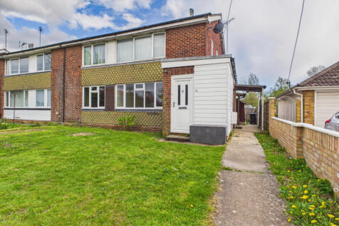 2 bed maisonette for sale Colemans Moor Road, Woo