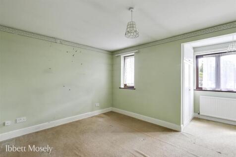 14 Bedroom 1 - May 2025.jpg