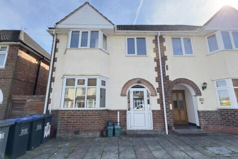 5-bed detached on 12 Llewellyn Road, Leamington Spa, £2,825/mo