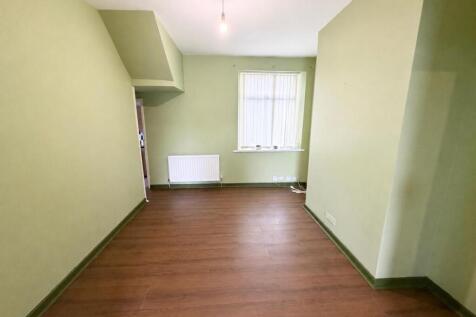 Ferry Road, Barrow-In-Furness, LA14 photo 4