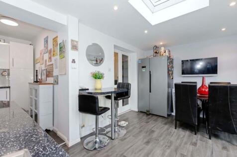 74 Freshbrook rd_12.jpg