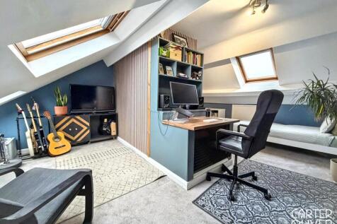 Bedroom 2 / Home Office