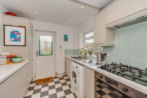 KITCHEN, DINER AND LOUNGE