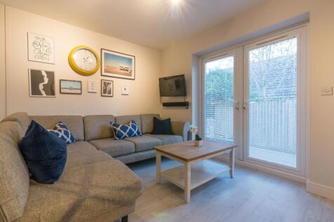 5LS Living Area