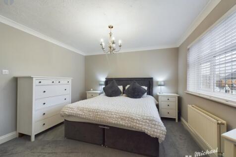 CAM03218G0-PR0104-STILL010