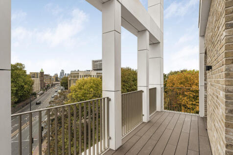 Commercial Road, London, E14 photo 4