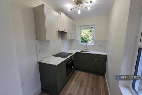Felixstowe Road, London, N17 photo 4