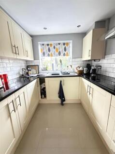 Monks Close, Enfield photo 3