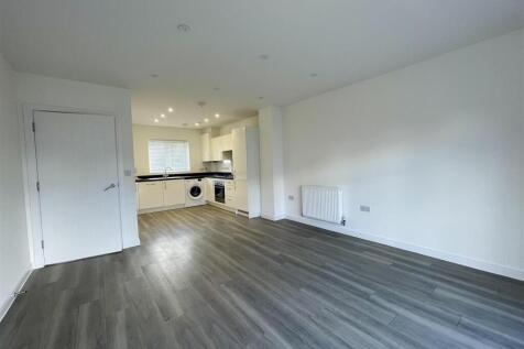 Henshaw Way, Billingshurst, Horsham photo 3