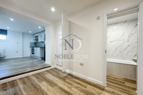 GROUND FLOOR STUDIO FLAT IN HOUNSLOW