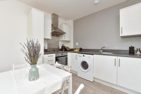 Lounge / Kitchen