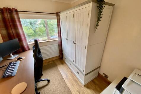 Bramleys Estate Agents - Moor Lane - Gomersal (7).