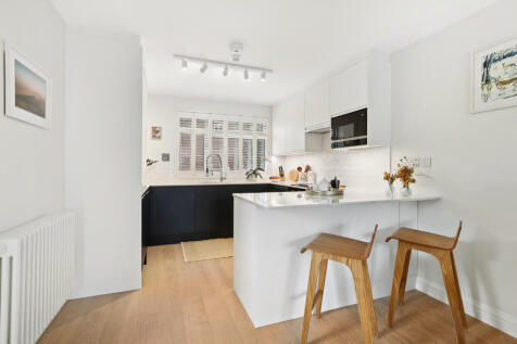 Kitchen | Dining Area