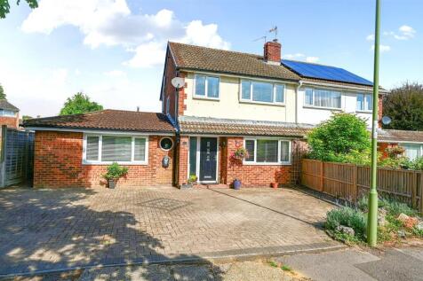 Blunden Close