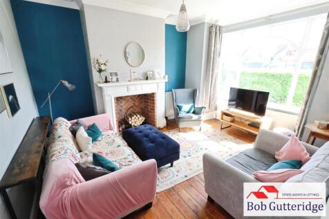 BAY FRONTED LOUNGE