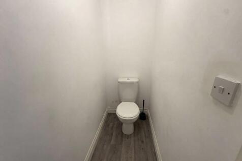 79 Embankment Road, Flat 6 photo 4