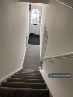 Hall Front Stairs New Decoration And Carpets