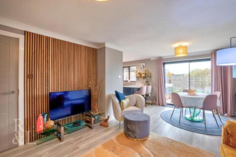 21 Woodminton Drive (7).jpg