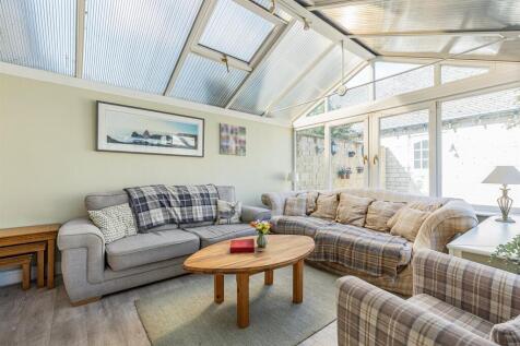 Conservatory - Family Room 4.jpg