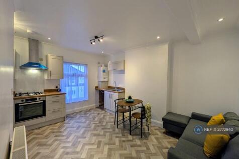 Kitchen / Living Space 1